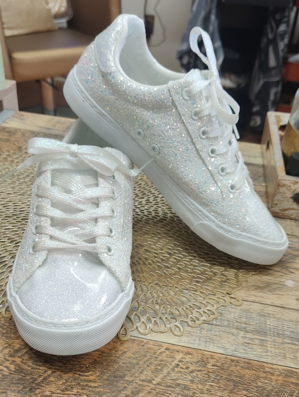 Glitter White Low-Top Sneakers
